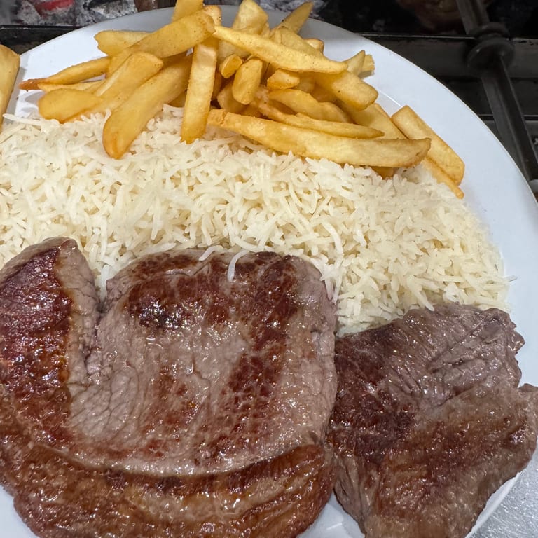 Fast Delivery for Brazilian and Sandwich Favorites